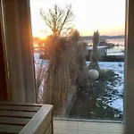 Fischerhus Mit Boot,sauna Und Kamin Je Seite Bad Kleinen