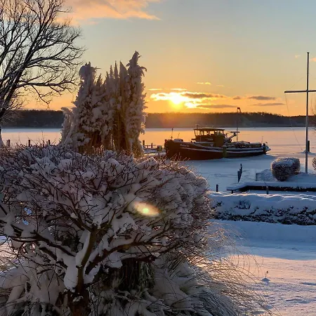 Сasa de vacaciones Fischerhus Mit Boot,sauna Und Kamin Je Seite Bad Kleinen