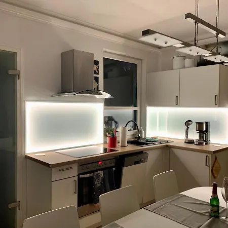 Fischerhus Mit Boot,sauna Und Kamin Je Seite Bad Kleinen