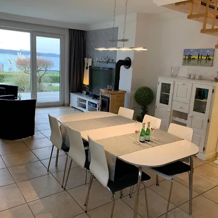 Fischerhus Mit Boot,sauna Und Kamin Je Seite Сasa de vacaciones Bad Kleinen